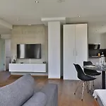 Moderne Dhh Mit Zwei *