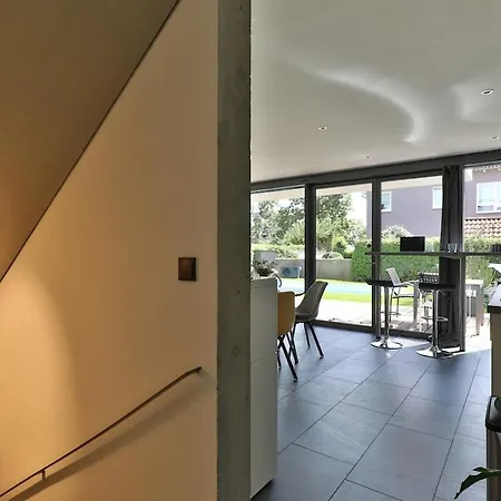 Moderne Dhh Mit Zwei