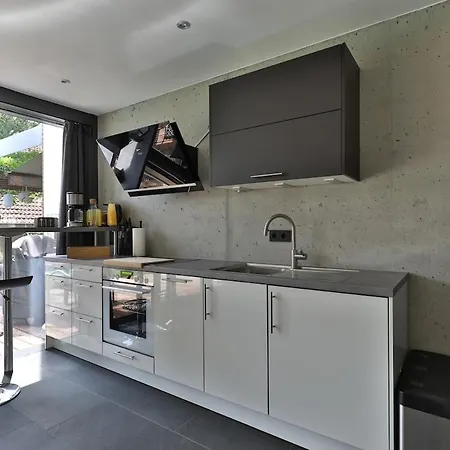 Moderne Dhh Mit Zwei * 格斯特霍芬