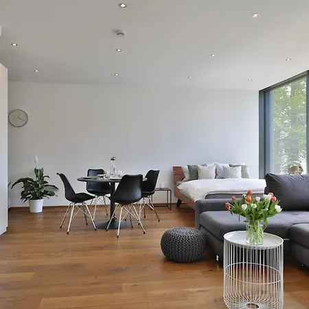 Moderne Dhh Mit Zwei *
